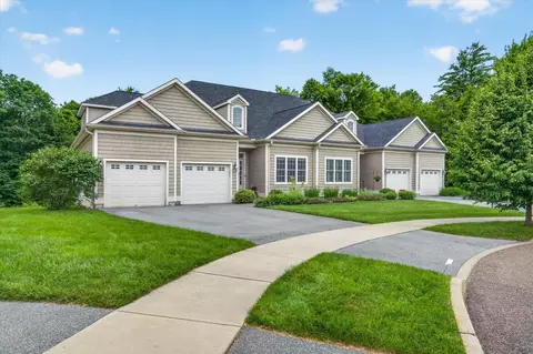 552 Michael Ln, Williston, VT 05495
