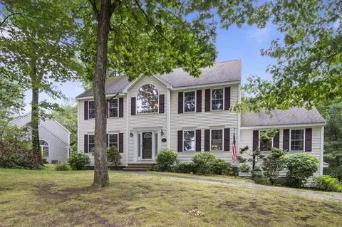 25 Melba Dr, Hudson, NH 03051