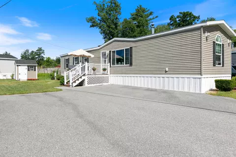 29 Lowell Rd #18, Salem, NH 03079