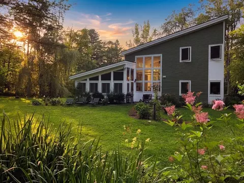 1954 Texas Hill Rd, Hinesburg, VT 05461