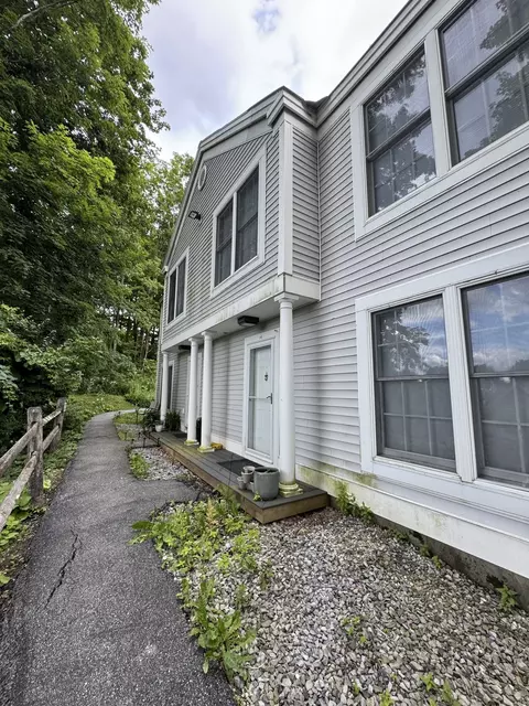 432 South St #C10, Bennington, VT 05201