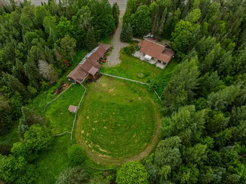 2054 Whitefield Rd, Bethlehem, NH 03574