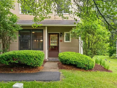 l13 Stonehedge Drive, South Burlington, VT 05403
