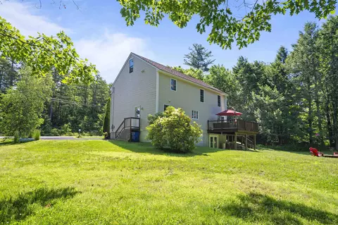 Exterior - 54 Beech Hill Rd, Exeter, NH 03833 photo 7 of 11