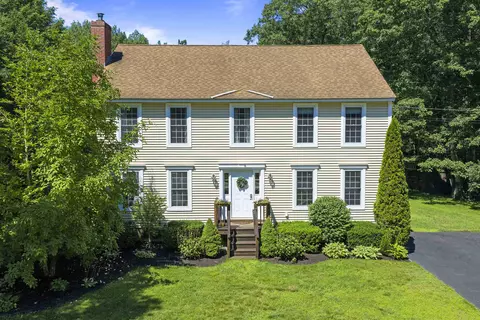Exterior - 54 Beech Hill Rd, Exeter, NH 03833 photo 10 of 11
