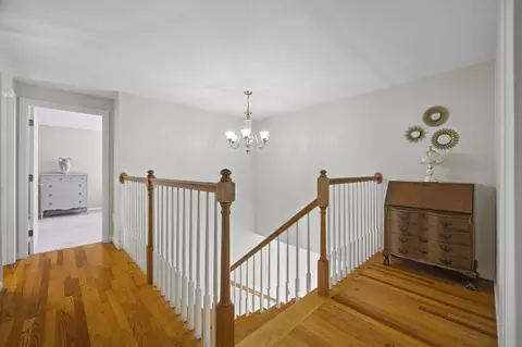 Entry Way - 54 Beech Hill Rd, Exeter, NH 03833 photo 5 of 5