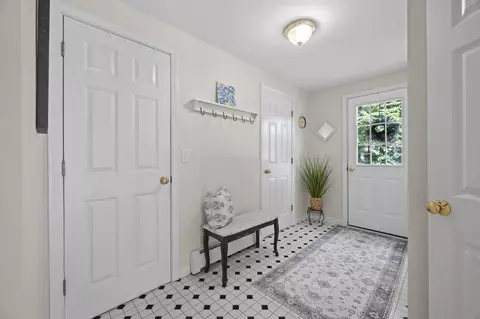 Entry Way - 54 Beech Hill Rd, Exeter, NH 03833 photo 2 of 5