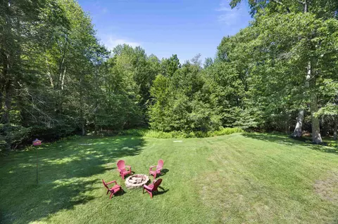 Exterior - 54 Beech Hill Rd, Exeter, NH 03833 photo 9 of 11