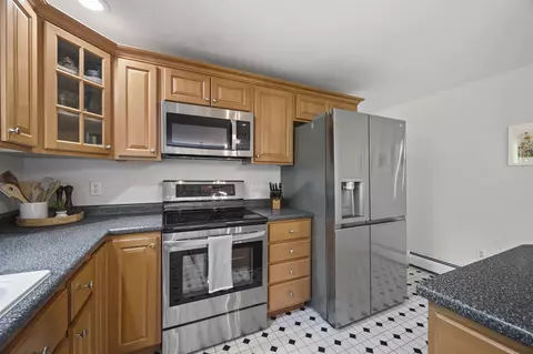 Kitchen - 54 Beech Hill Rd, Exeter, NH 03833 photo 3 of 4