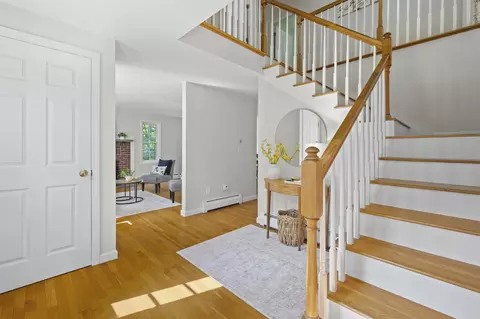 Entry Way - 54 Beech Hill Rd, Exeter, NH 03833 photo 3 of 5