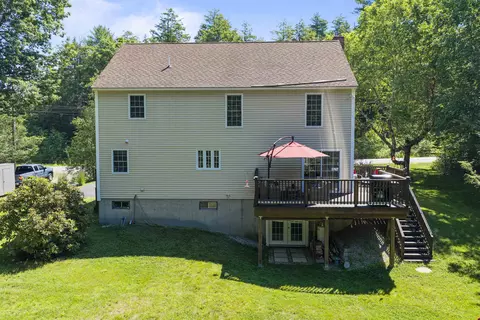 Exterior - 54 Beech Hill Rd, Exeter, NH 03833 photo 4 of 11