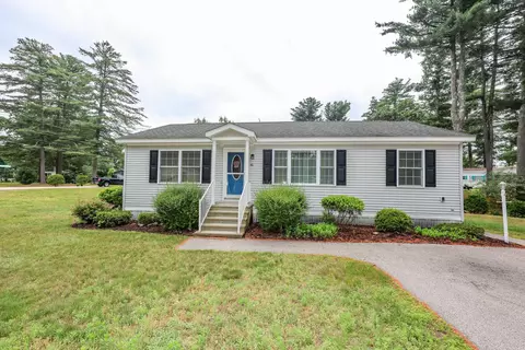 41 Farmwood Dr, Nashua, NH 03062