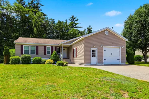 11 Northbrook Dr, Tilton, NH 03276