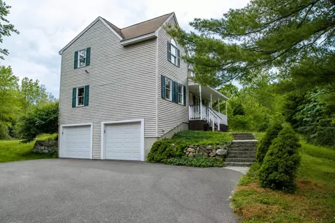 4 Bingham Cir, Sandown, NH 03873