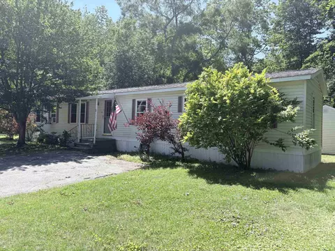 1 Oak Ct, Seabrook, NH 03874