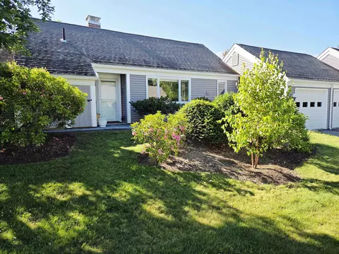 65 Hilltop Pl #65, New London, NH 03257