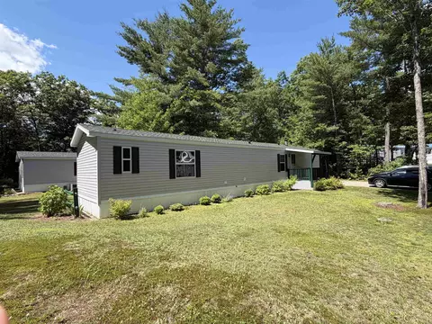 124 Goldfinch Ln, Conway, NH 03813