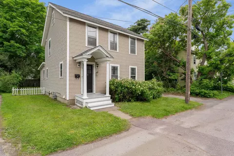 39 Latham Ct, Burlington, VT 05401