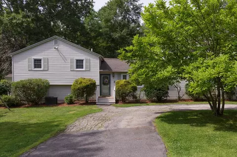 9 Severance Dr, Londonderry, NH 03053