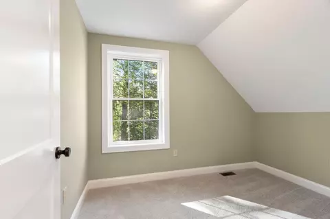 Bedroom - 7 Beach Rd, Hampstead, NH 03841 photo 4 of 4