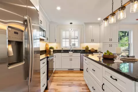 Kitchen - 7 Beach Rd, Hampstead, NH 03841 photo 2 of 4