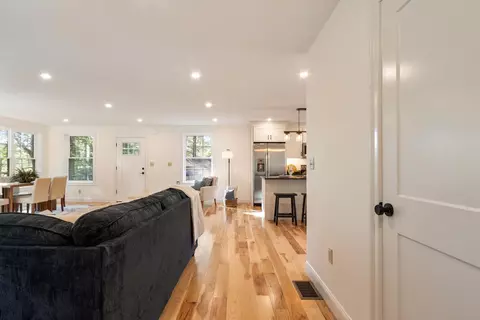Entry Way - 7 Beach Rd, Hampstead, NH 03841 photo 1 of 1