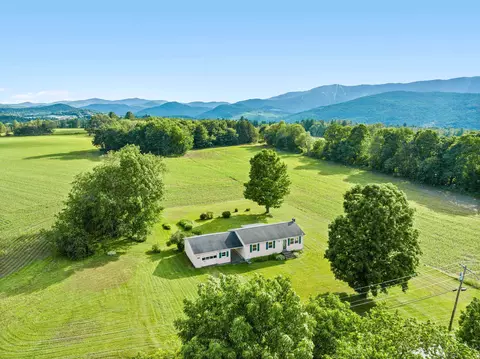 2480 E Warren Rd, Waitsfield, VT 05673