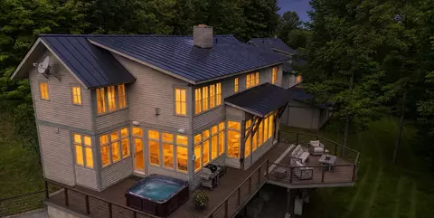 961 Little River Farm Rd, Stowe, VT 05672