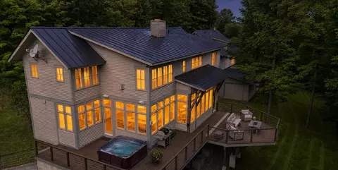 961 Little River Farm Rd, Stowe, VT 05672