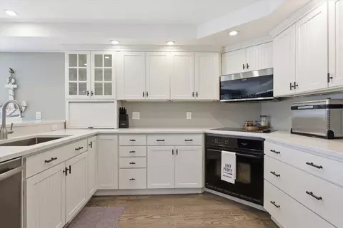 Kitchen - 10 Cross St, Windham, NH 03087 photo 1 of 5