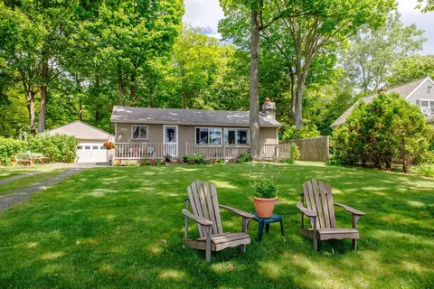 1741 S End Rd, North Hero, VT 05474