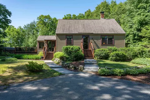 218 Kingston Rd, Danville, NH 03819