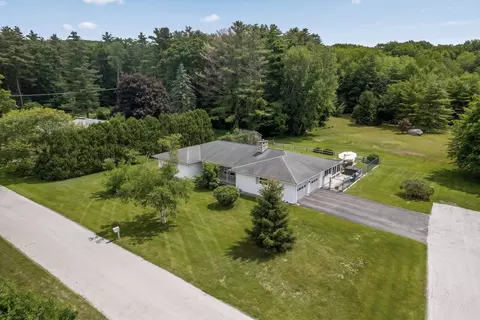 125 Maplewood Dr, Rutland Town, VT 05736