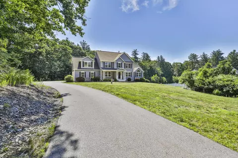 18 John King Dr, Goffstown, NH 03045