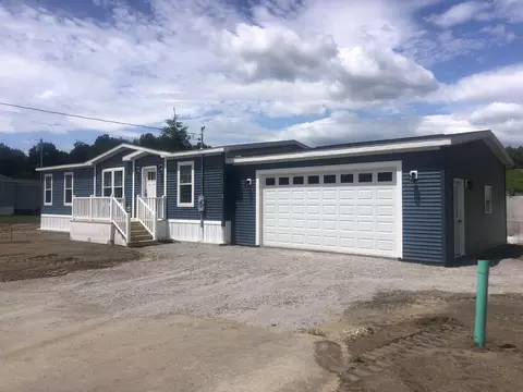 3 Edmund Meadow Ln, Hampstead, NH 03841