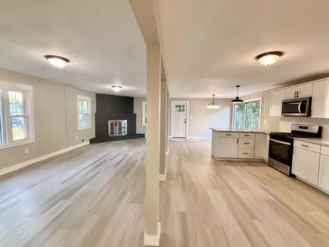 8 Cote Ave, Nashua, NH 03060