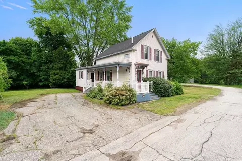 26 Hanson St, Somersworth, NH 03878