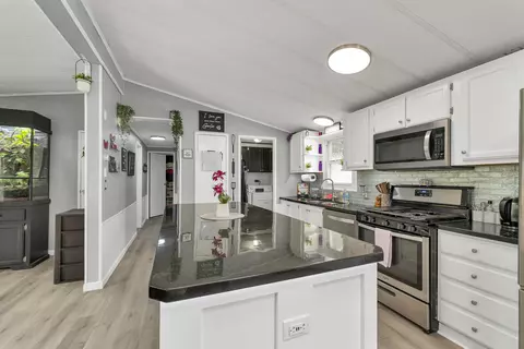3 Pinecrest Ests, Lee, NH 03861