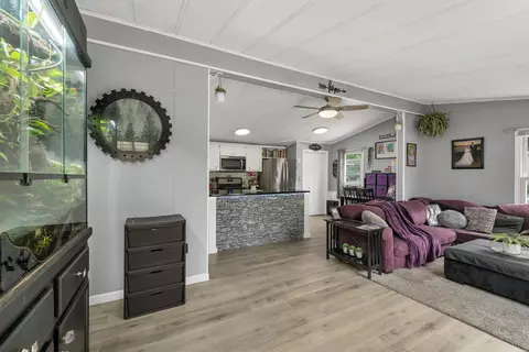 3 Pinecrest Ests, Lee, NH 03861