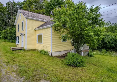 40 East St, Middletown Springs, VT 05757