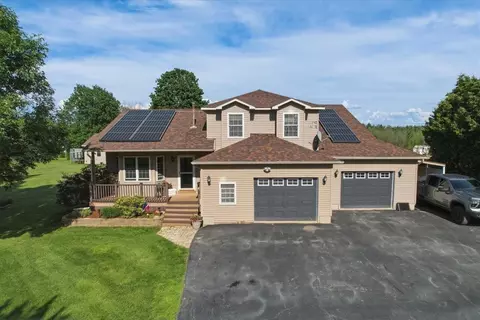 102 Pearl St, Grand Isle, VT 05458