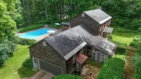 10 Birch Ln, Essex Junction, VT 05452
