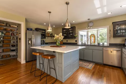 Kitchen - 136 Yeaw Rd, Dover, VT 05341 photo 1 of 3