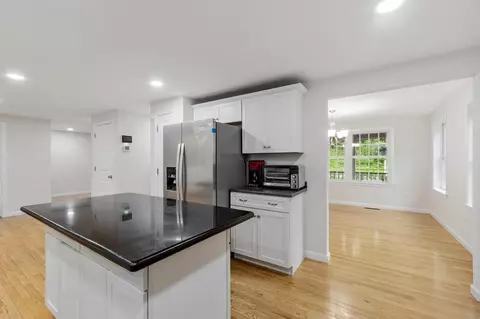 Kitchen - 29 Cider St, Epping, NH 03042 photo 3 of 5