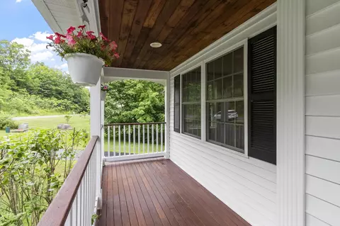 Exterior - 29 Cider St, Epping, NH 03042 photo 10 of 12