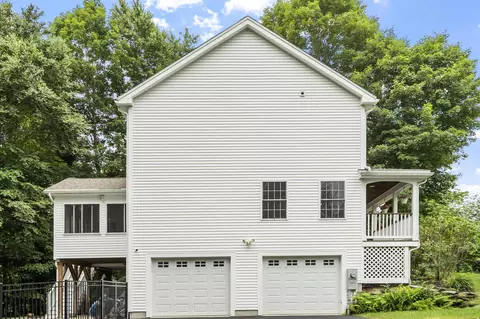 Exterior - 29 Cider St, Epping, NH 03042 photo 12 of 12