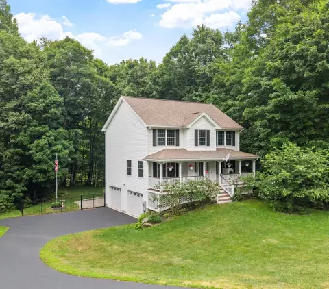 Exterior - 29 Cider St, Epping, NH 03042 photo 2 of 12