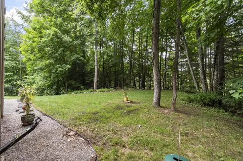 Exterior - 29 Cider St, Epping, NH 03042 photo 9 of 12