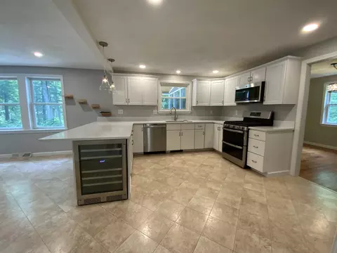 20 French Ct, Merrimack, NH 03054