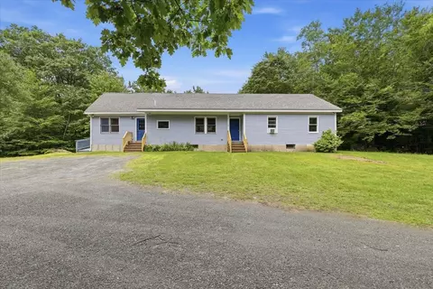 29 Woodland Ln, Enfield, NH 03748